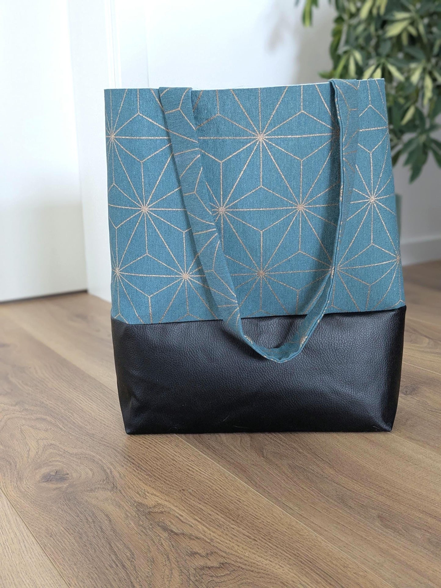 Eleganter Shopper in Petrol mit Art-Déco-Charme - Größe M