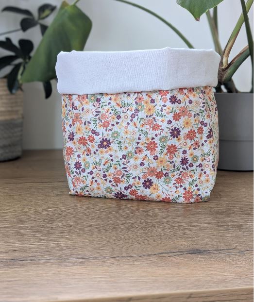 Handgemachtes Utensilo mit buntem Blumenmuster – Aufbewahrung mit Stil