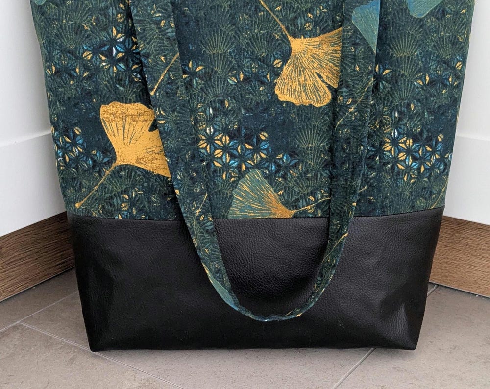 Shopper in petrol mit Gingkoblättern Größe M