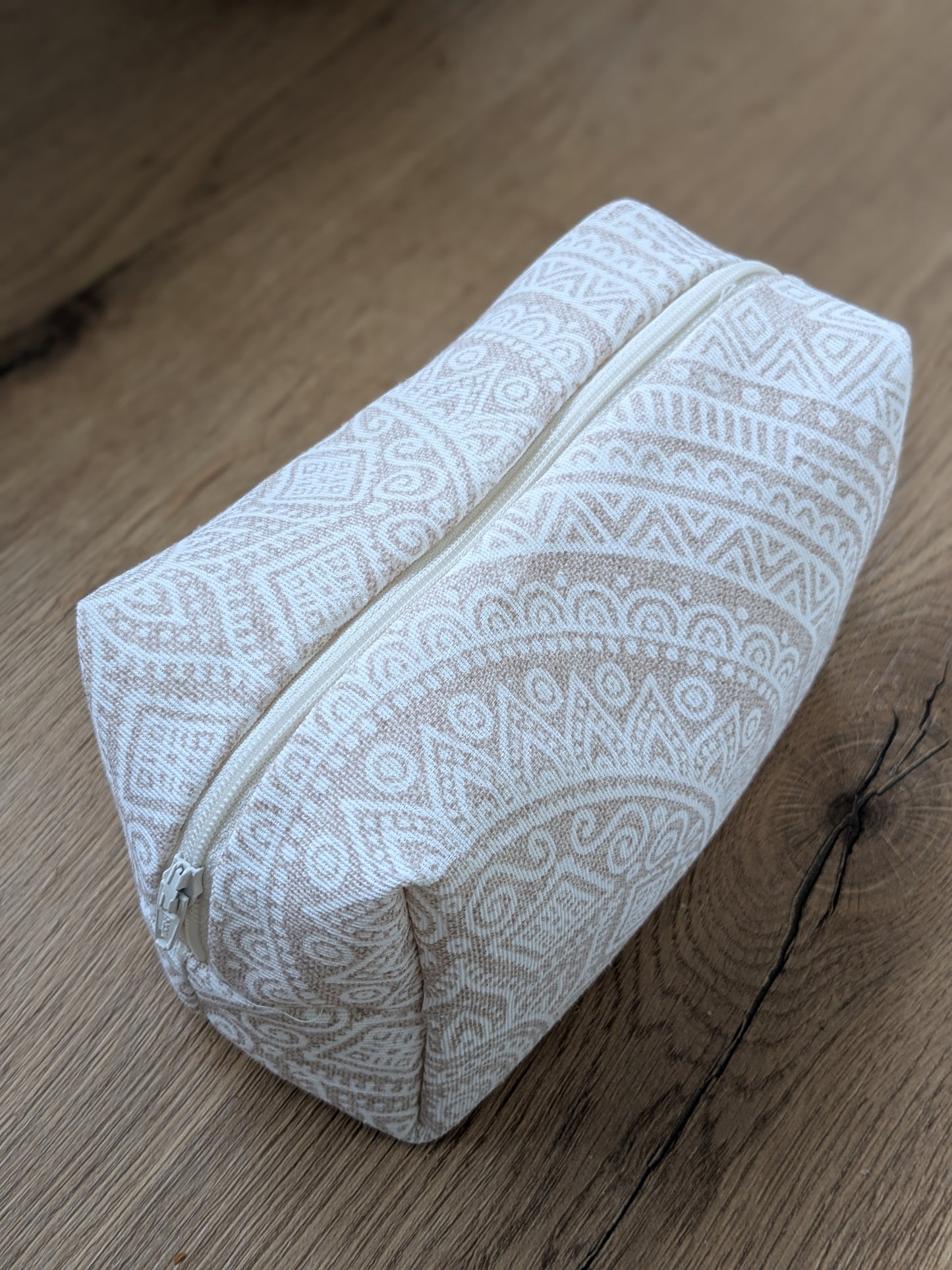 Kosmetiktasche mit Mandalamuster – stilvoll & praktisch